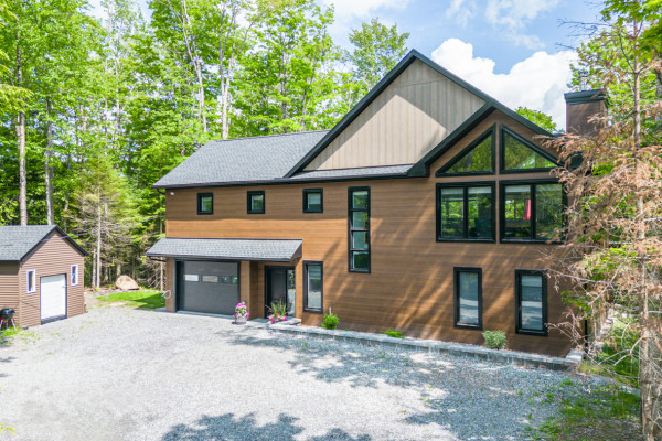 Chalet à vendre ( Ausin, Québec, Canada)